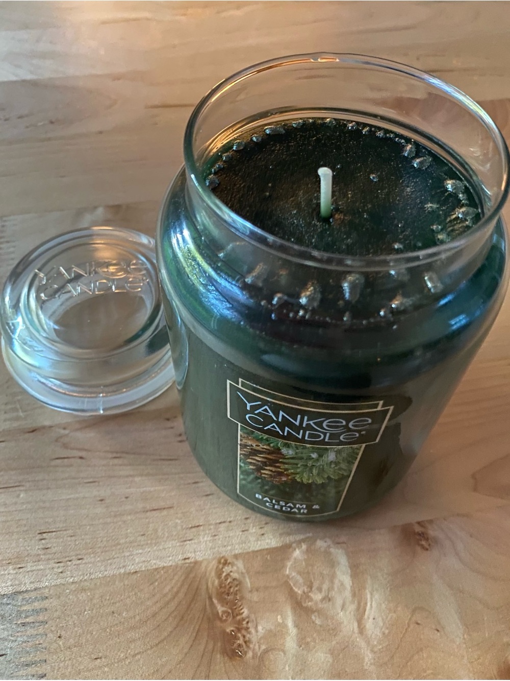New Yankee Candle Balsam Cedar Single Wick Large Jar Candle, 22oz Forest Green - Picture 2 of 7